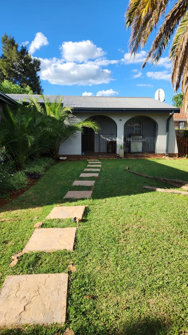 4 Bedroom Property for Sale in Carters Glen Northern Cape